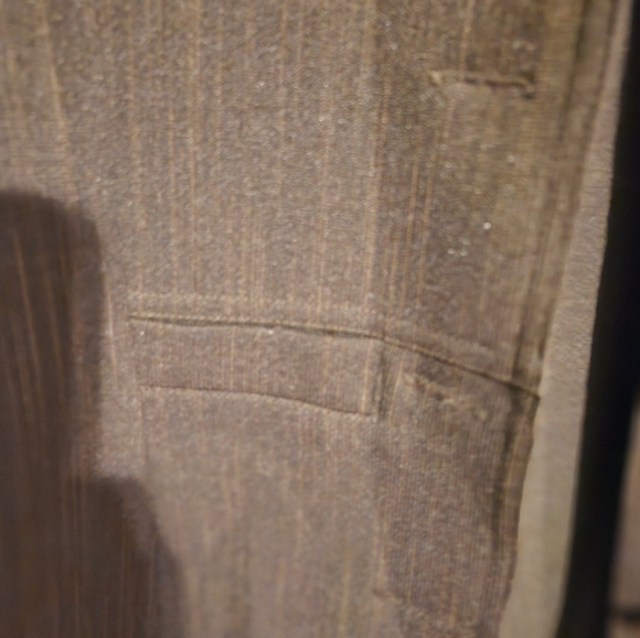 Womens suit with skirt and jacket.  Size 7/8. Great condition. - Picture 3 of 11